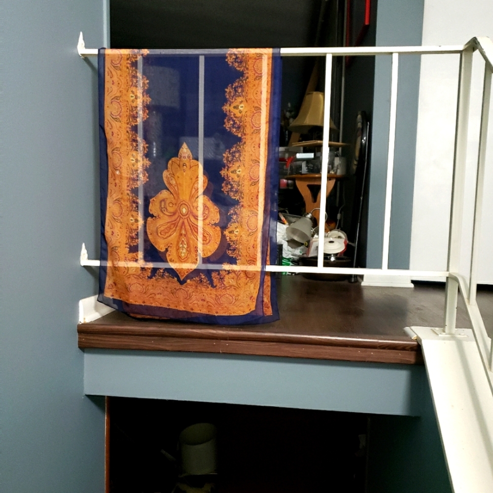 Liang Dian Navy Blue Scarf